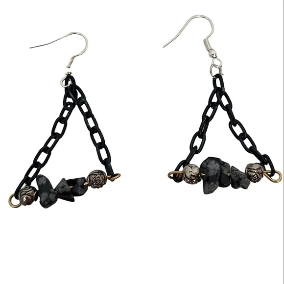 SNOWFLAKE OBSIDIAN CHIP Chain Triangle EARRINGS - Picture 1 of 3
